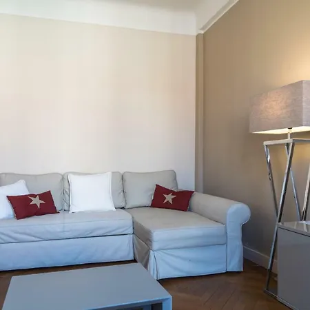Lejlighed Spacious One Bedroom - Great Location! *