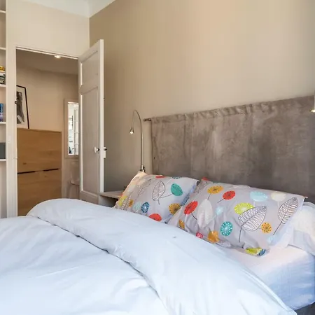 Spacious One Bedroom - Great Location! Cannes