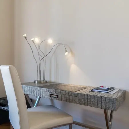 Spacious One Bedroom - Great Location! Lejlighed *